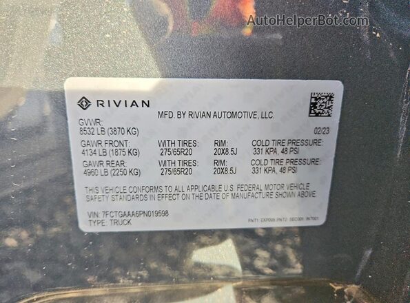 7FCTGAAA6PN019598 2023 RIVIAN R1T Зеленый Вид подкапотного пространства