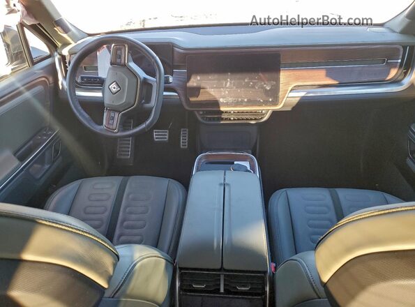 7FCTGAAA9PN019983 2023 RIVIAN R1T Charcoal Widok deski rozdzielczej