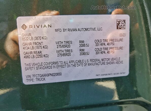 7FCTGAAA9PN020650 2023 RIVIAN R1T Зеленый Вид подкапотного пространства