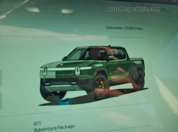 7FCTGAAA9PN020650 2023 RIVIAN R1T Зеленый Вид щитка приборов