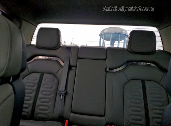 7FCTGAAL1NN004425 2022 RIVIAN R1T Green Հետևի նստատեղերի տեսք