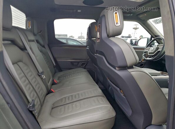 7FCTGAAL1NN004425 2022 RIVIAN R1T Green Սալոնի հետևի տեսք