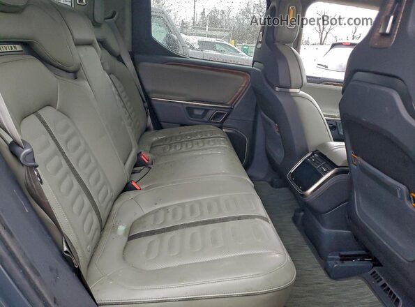 7FCTGAAL3NN004443 2022 RIVIAN R1T Gray Вид задніх сидінь