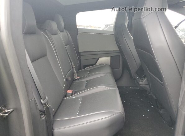 7G2CEHED2SA063530 2025 TESLA CYBERTRUCK Charcoal Widok wnętrza z tyłu
