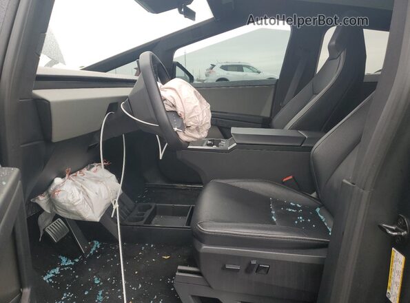 7G2CEHED2SA063530 2025 TESLA CYBERTRUCK Charcoal Widok wnętrza z przodu