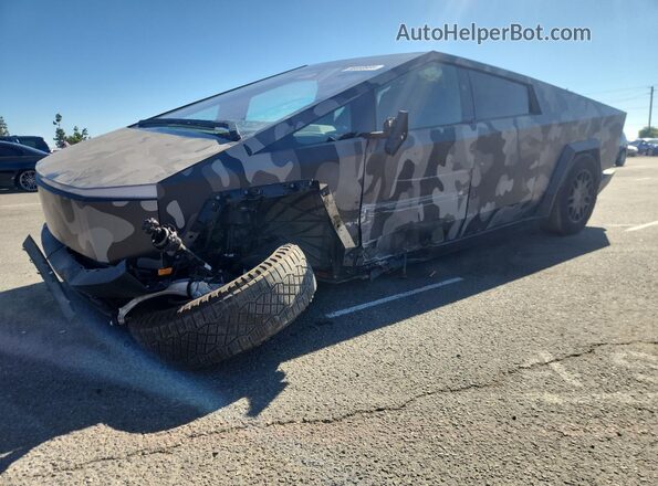 7G2CEHED3RA019188 2024 TESLA CYBERTRUCK Серебряный Передняя левая четверть