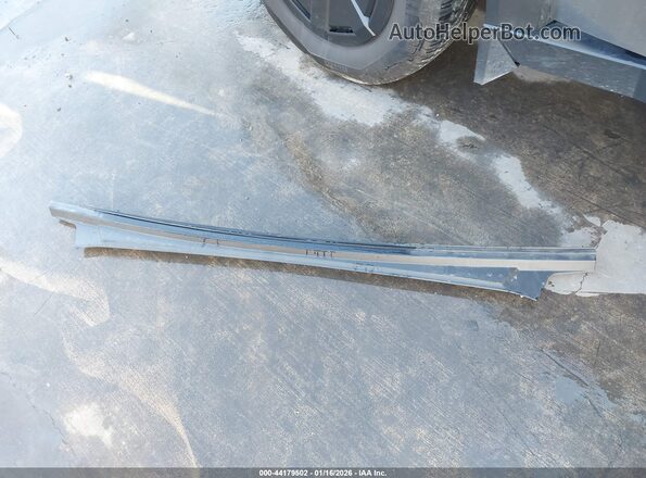 7G2CEHED5RA048417 2024 TESLA CYBERTRUCK Silver Вид щитка приладів