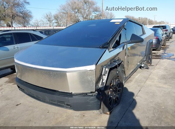 7G2CEHED5RA048417 2024 TESLA CYBERTRUCK Silver Передня ліва чверть