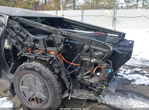 7G2CEHED6RA053058 2024 TESLA CYBERTRUCK Серебряный Вид спереди