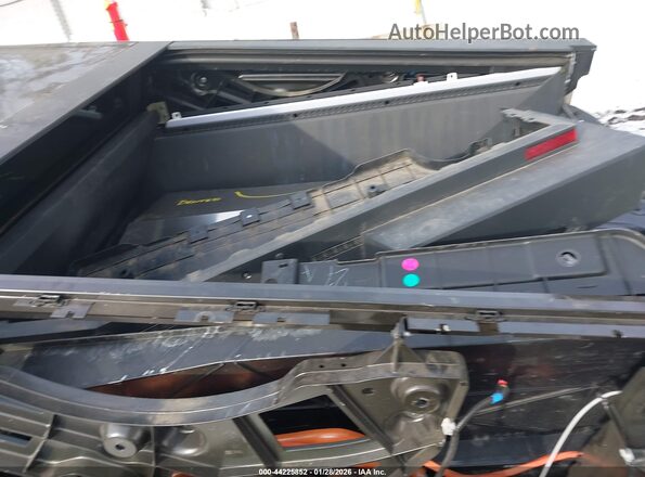 7G2CEHED6RA053058 2024 TESLA CYBERTRUCK Серебряный 