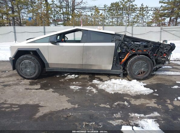 7G2CEHED6RA053058 2024 TESLA CYBERTRUCK Серебряный Панорамный вид салона 360°