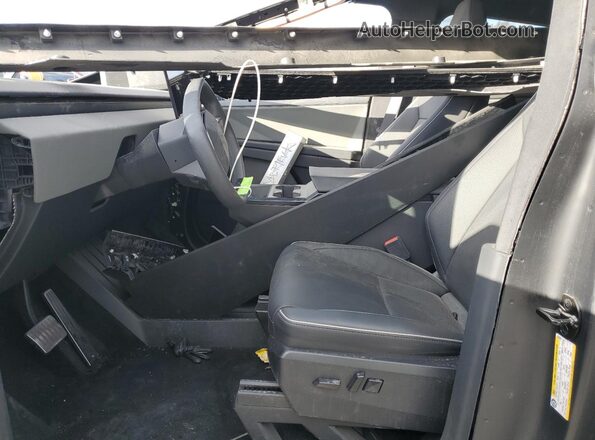 7G2CEHED6SA067063 2025 TESLA CYBERTRUCK Black Vista interior delantera