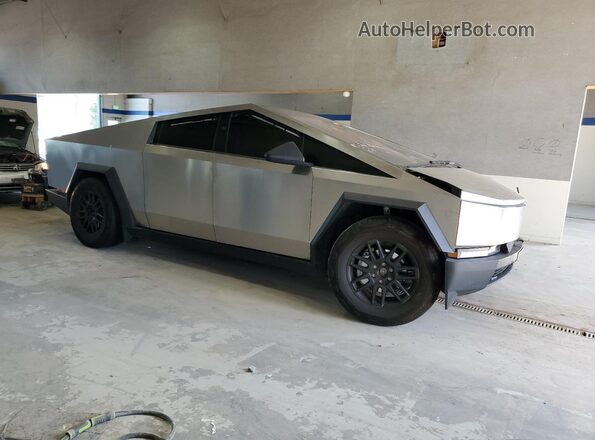 7G2CEHED6SA071954 2025 TESLA CYBERTRUCK Silver წინა მარჯვენა