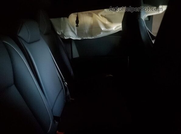 7G2CEHED6SA071954 2025 TESLA CYBERTRUCK Silver უკანა სავარძლების ხედი