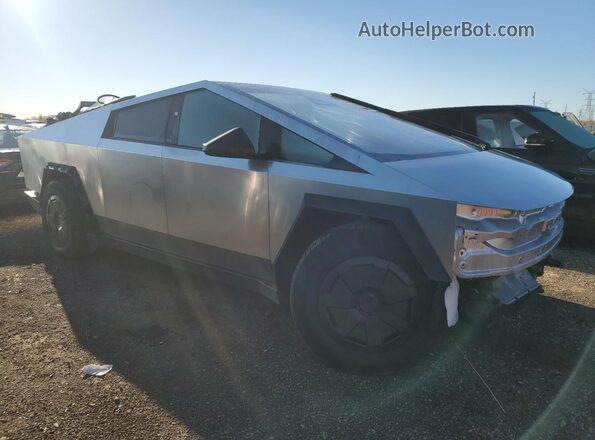 7G2CEHED7SA071428 2025 TESLA CYBERTRUCK Silver Przód prawy