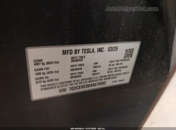 7G2CEHED8SA070952 2025 TESLA CYBERTRUCK Silver Widok komory silnika