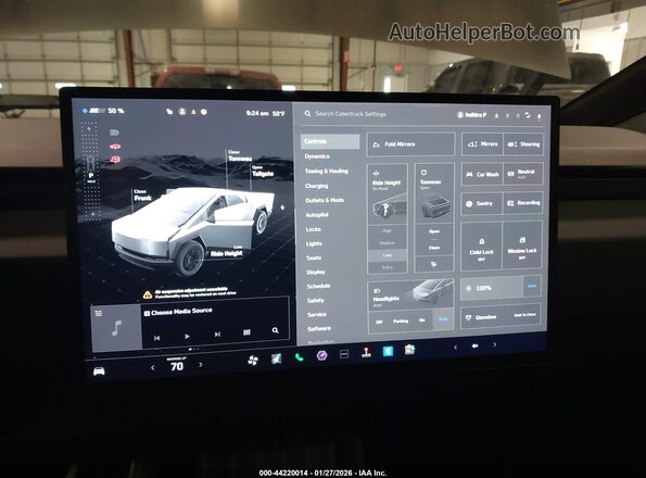 7G2CEHED8SA070952 2025 TESLA CYBERTRUCK Silver 