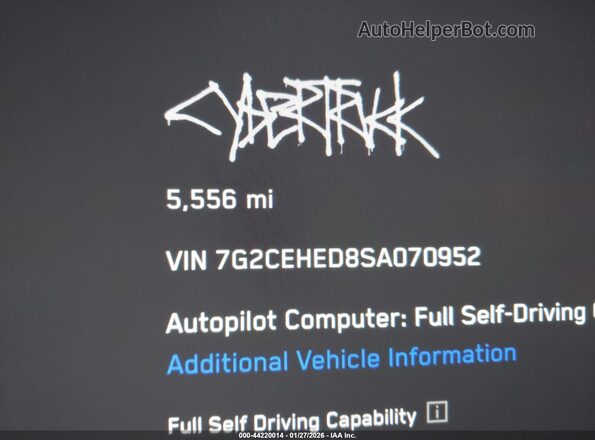 7G2CEHED8SA070952 2025 TESLA CYBERTRUCK Silver Widok wnętrza 360 stopni