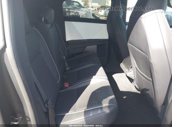 7G2CEHEDXSA060505 2025 TESLA CYBERTRUCK Серебряный Вид наклейки с VIN-кодом