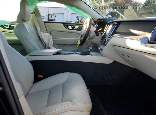 7JRA22TK2LG057272 2020 VOLVO S60 Black წინა სალონის ხედი