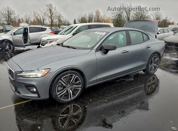 7JRA22TM1KG011979 2019 VOLVO S60 Silver Przód lewy