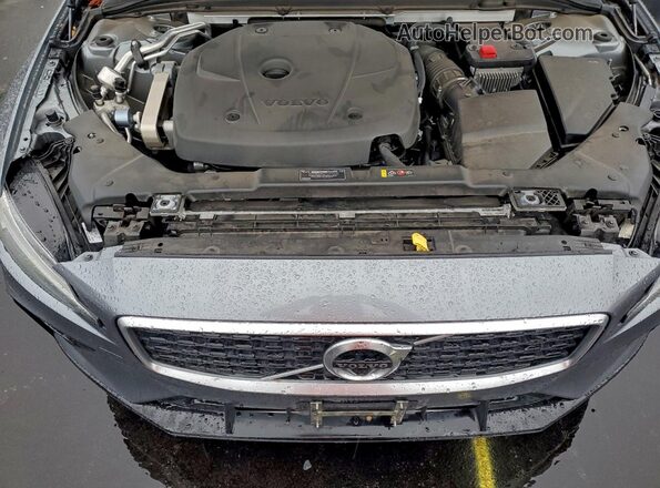 7JRA22TM1KG011979 2019 VOLVO S60 Silver Widok wnętrza z tyłu