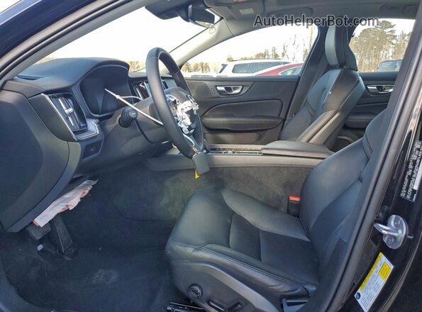 7JRL12TK4RG322231 2024 VOLVO S60 Черный Вид салона спереди