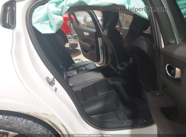 7JRL12TL9RG282690 2024 VOLVO S60 White Vista de la etiqueta del VIN