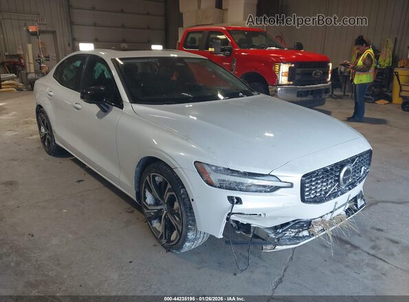 7JRL12TL9RG282690 2024 VOLVO S60 White Delantero derecho