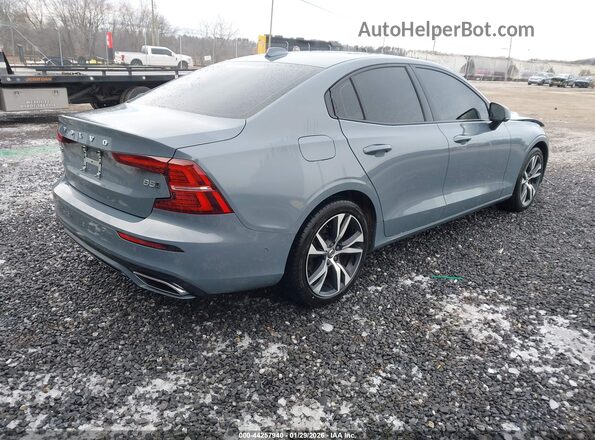7JRL12TM3NG174018 2022 VOLVO S60 Синий Задняя правая четверть