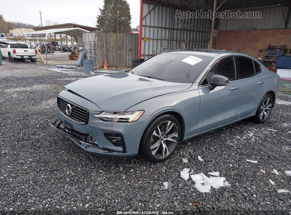 7JRL12TM3NG174018 2022 VOLVO S60 Синий Передняя левая четверть