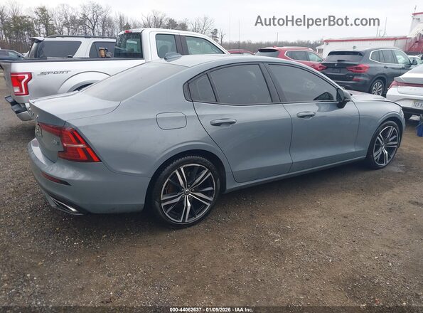 7JRL12TM8NG162320 2022 VOLVO S60 Бирюзовый Задняя правая четверть