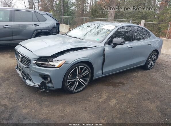 7JRL12TM8NG162320 2022 VOLVO S60 Бирюзовый Передняя левая четверть