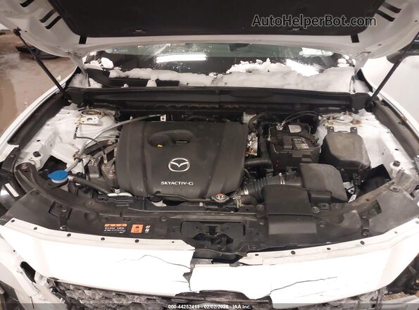 7MMVABDM1RN226043 2024 MAZDA CX-5 White Rear view