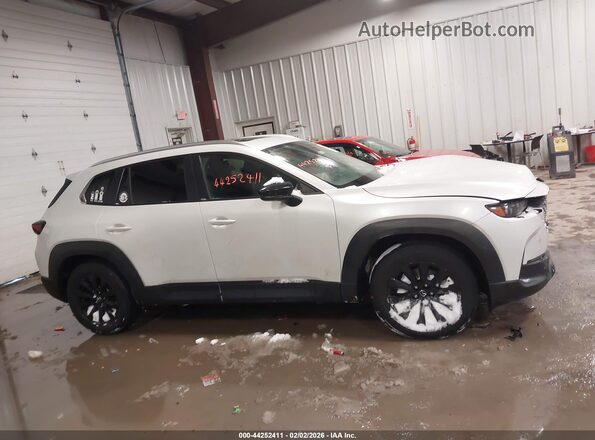 7MMVABDM1RN226043 2024 MAZDA CX-5 White Rear interior view
