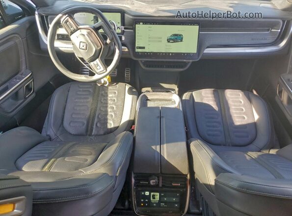 7PDSGABA2PN010776 2023 RIVIAN R1S Blue Widok deski rozdzielczej