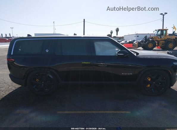 7PDSGABA6RN038728 2024 RIVIAN R1S Black Widok wnętrza z tyłu
