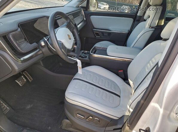 7PDSGABL7PN006112 2023 RIVIAN R1S White Widok wnętrza z przodu