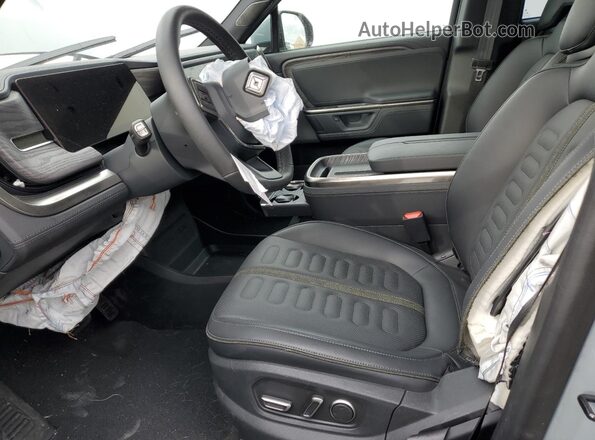 7PDSGCBA5TN080391 2026 RIVIAN R1S Gray Вид салону спереду