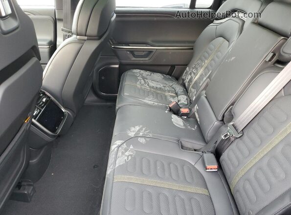 7PDSGCBA5TN080391 2026 RIVIAN R1S Gray Вид задньої частини салону