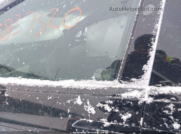 7SAXCBE55RF444675 2024 TESLA MODEL X Black Widok tylnych siedzeń
