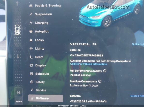 7SAXCBE57RF458853 2024 TESLA MODEL X Blue Widok tylnych siedzeń