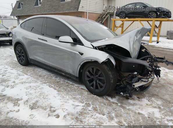 7SAXCDE51SF470028 2025 TESLA MODEL X Gray Przód prawy