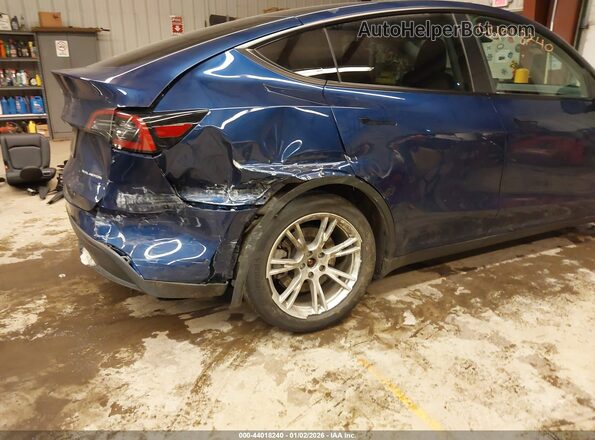 7SAYGAEE8PF783897 2023 TESLA MODEL Y Blue Widok z przodu