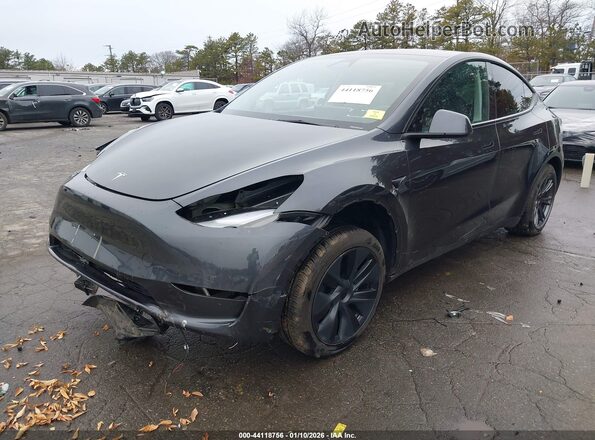 7SAYGDED8SA375060 2025 TESLA MODEL Y Черный Передняя левая четверть