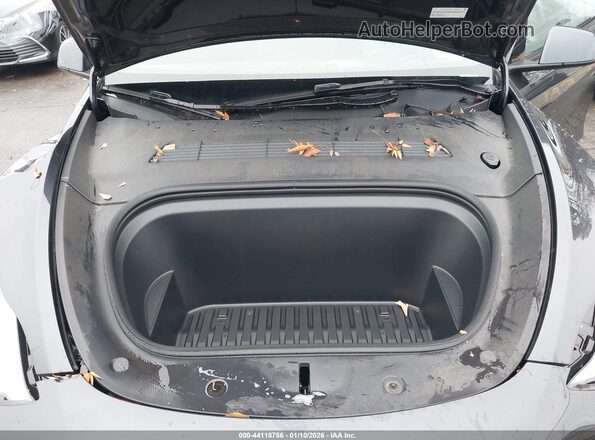 7SAYGDED8SA375060 2025 TESLA MODEL Y Черный Вид сзади