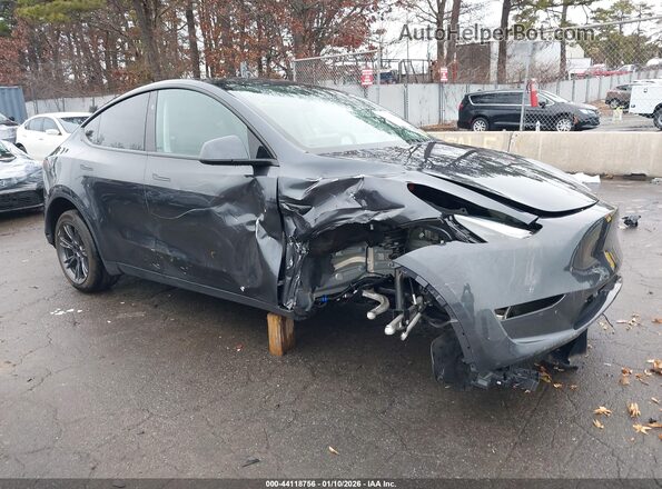 7SAYGDED8SA375060 2025 TESLA MODEL Y Черный Вид спереди