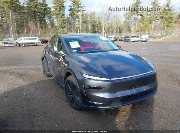 7SAYGDEE2TA386503 2026 TESLA MODEL Y Серый Передняя правая четверть