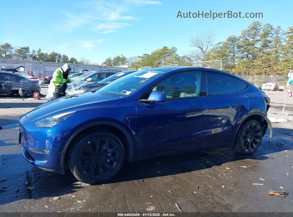 7SAYGDEE6RA220297 2024 TESLA MODEL Y Blue Widok wnętrza 360 stopni