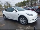 2024 Tesla Model Y Long Range Dual Motor All-wheel Drive White vin: 7SAYGDEE8RA218597